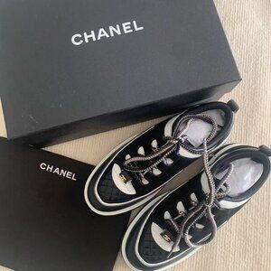 Chanel Black & White Sneakers EU39 / US8.5 Women's Casual Shoes